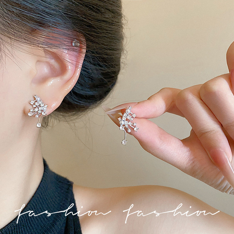 New best-selling, fashionable and high-end, light luxury, socialite style zircon earrings for women, simple and versatile Korean-style stud earrings Specification drawing