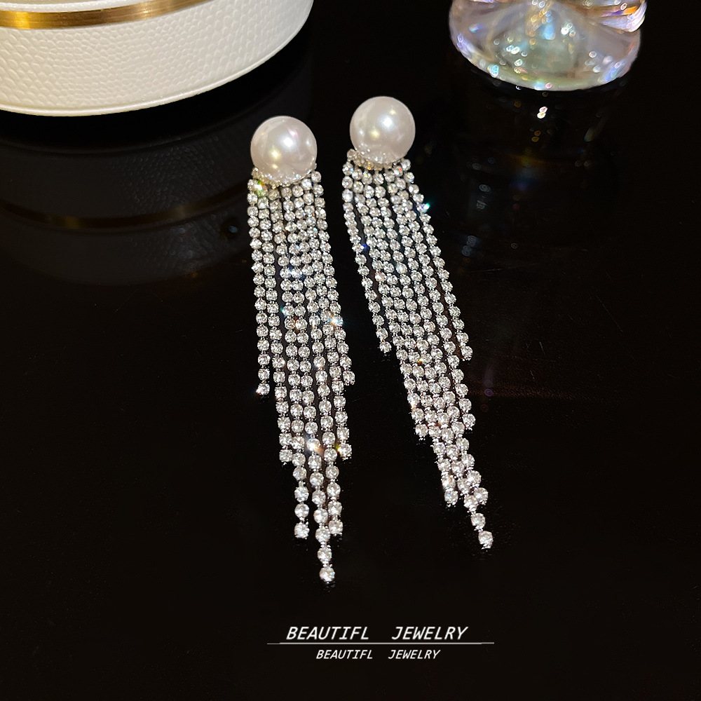 Slimming face, full-diamond pearl earrings, light luxury and high-end style, individual temperament, stud earrings, tassels, long earrings, silver needle earrings details Picture