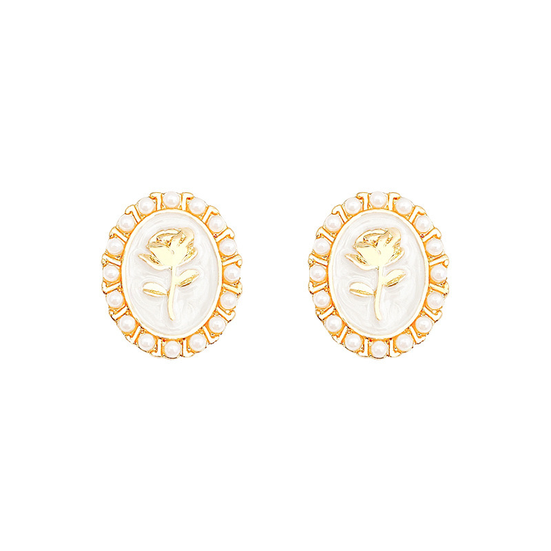 Pearl rose earrings 2025 New bestseller, niche design, high-end feel, cold style stud earrings, simple and light luxury Item Picture