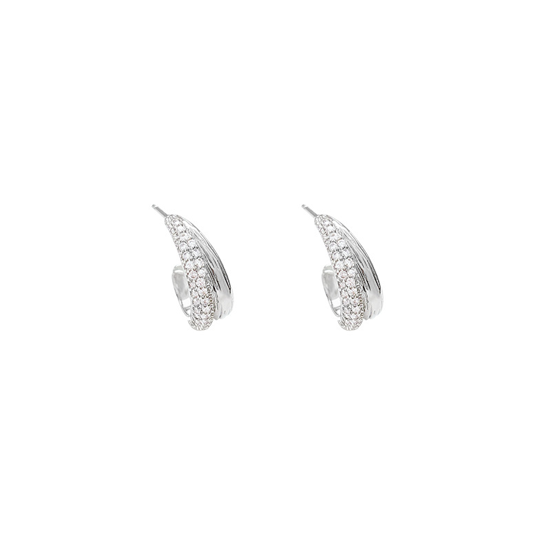Simple French-style micro-inlaid zircon circular stud earrings, a trendy and versatile, niche Korean light luxury exquisite earrings and earrings Item Picture