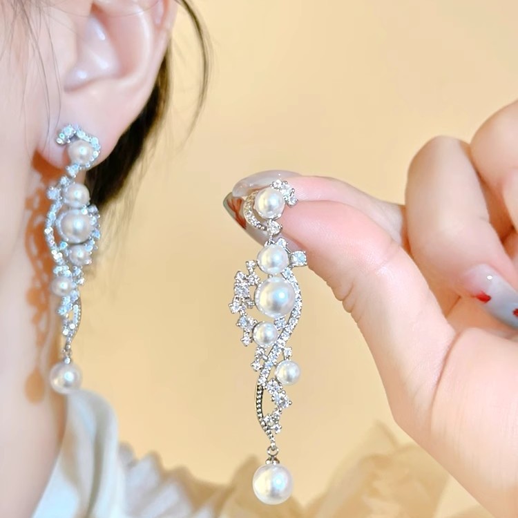 French super sparkling pearl earrings, women's light luxury, niche design sense, high-end temperament, stud earrings, long tassels, retro earrings details Picture
