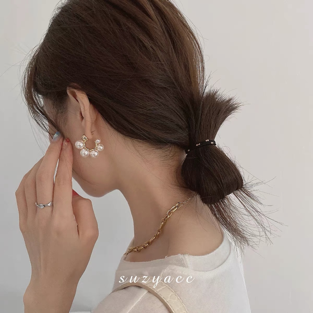 S925 Silver needle, a niche design sense, pearl earrings, a popular female stud, C-shaped irregular pearl earrings Specification drawing