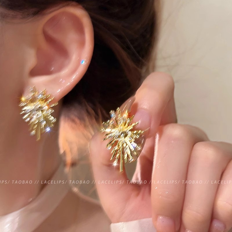 Retro micro-inlaid zircon firework stud earrings for women, a niche design of fashionable earrings, a versatile and elegant ear accessory for autumn and winter Specification drawing