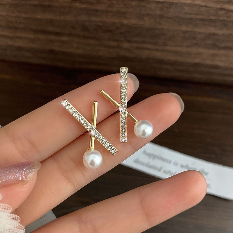 S925 Silver Needle cross-geometric Pearl Earrings, feminine bright diamond stud earrings, French elegance, ladylike goddess wholesale full figure