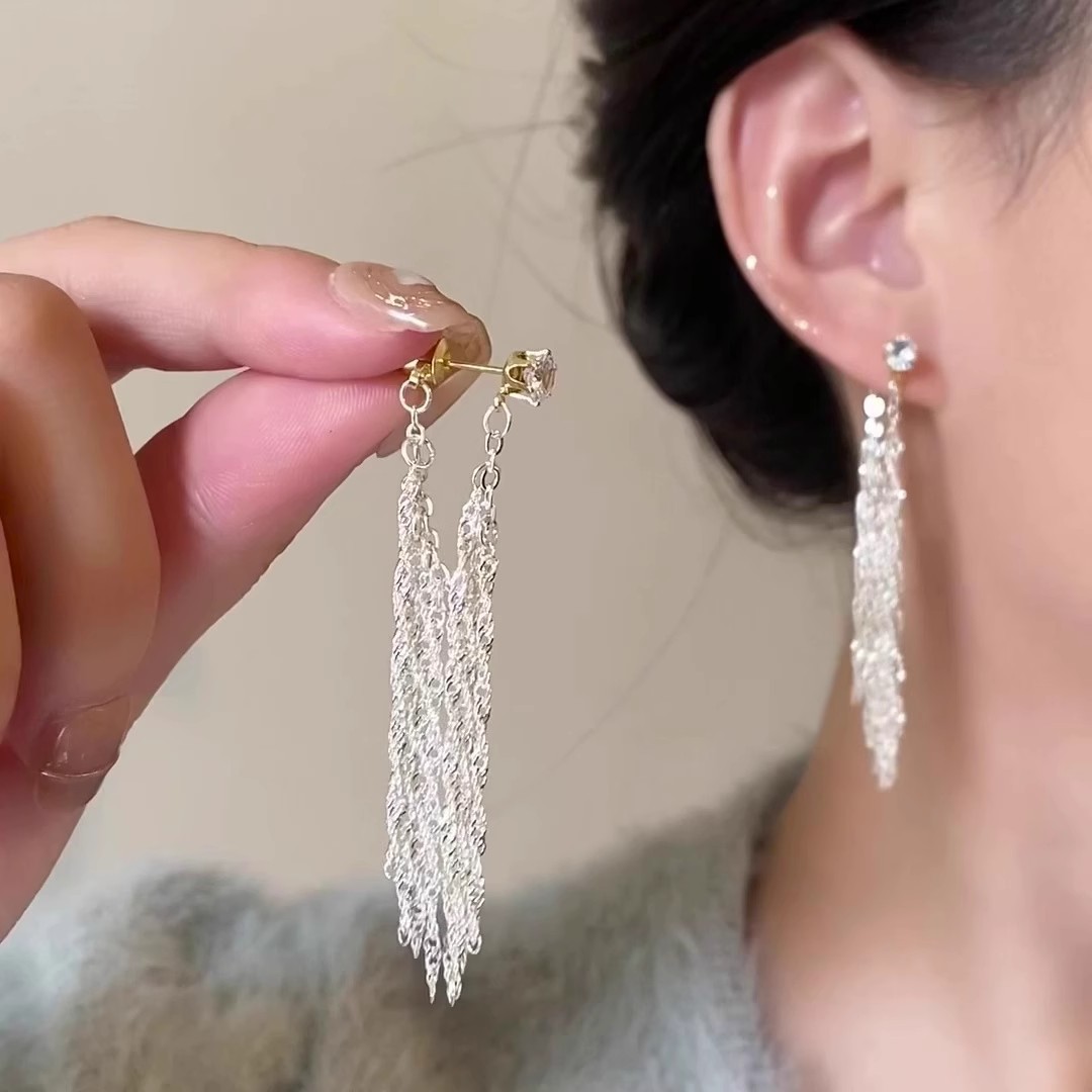 Retro waterfall tassel zircon stud earrings for women, a light luxury, fashionable and high-end look. Niche design, fashionable and elegant earrings Specification drawing