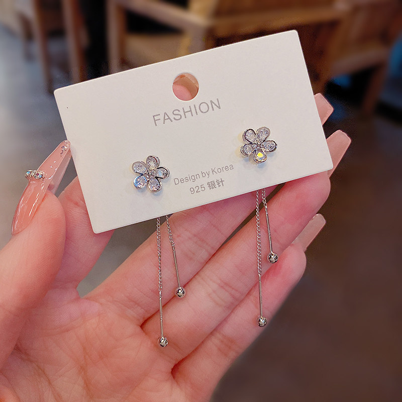 Flower tassel earrings, 2022 new trendy and stylish trendy earrings, women's niche design, cold style stud earrings Specification drawing
