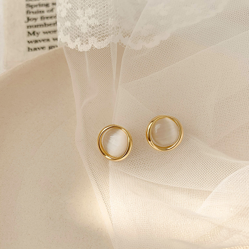 Mini cat's eye stone stud earrings for women, delicate and small, pure silver style, simple Korean earrings S925 silver needle Specification drawing