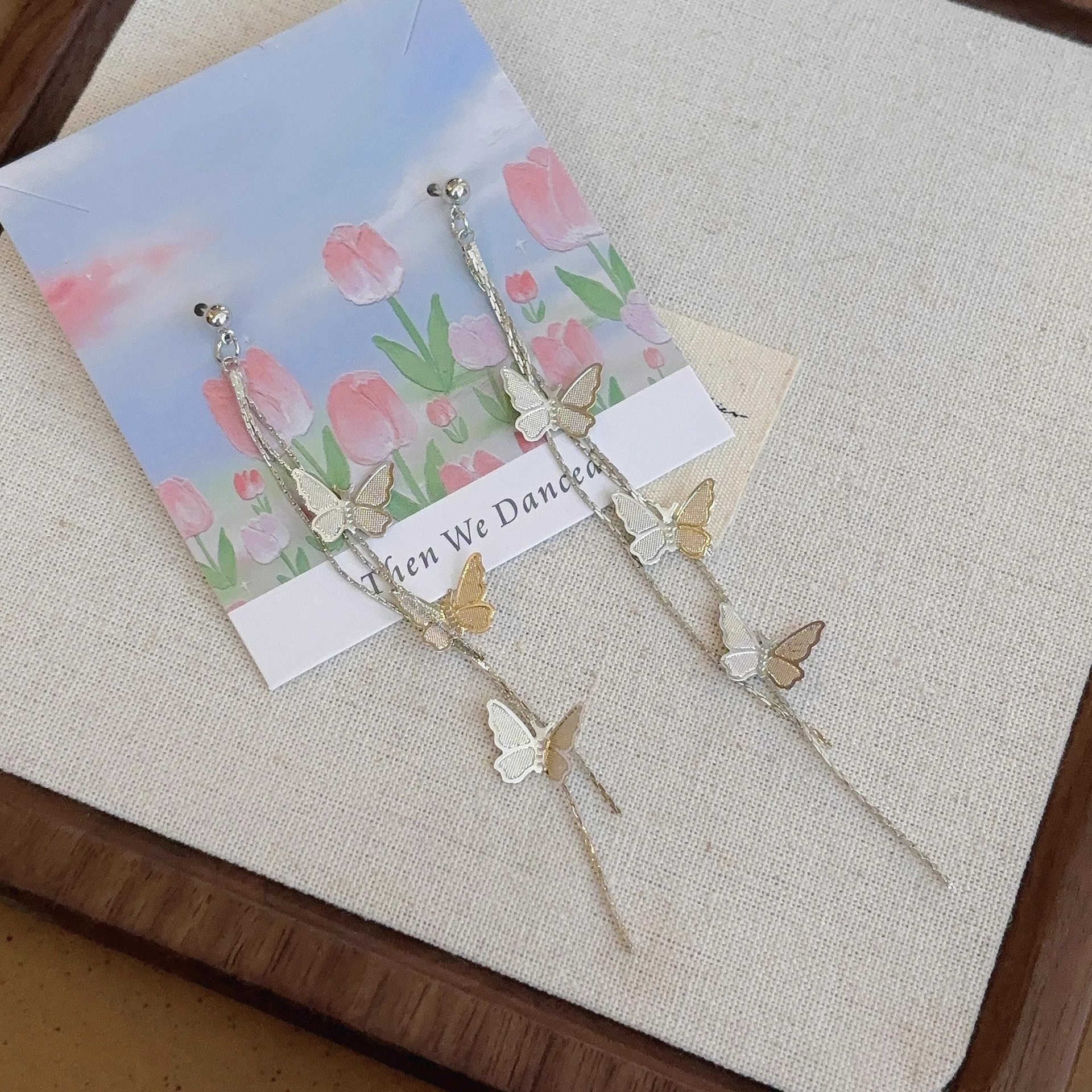 French retro long tassel butterfly super shiny stud earrings, elegant and versatile simple earrings, fashionable and versatile earrings Application Scenario