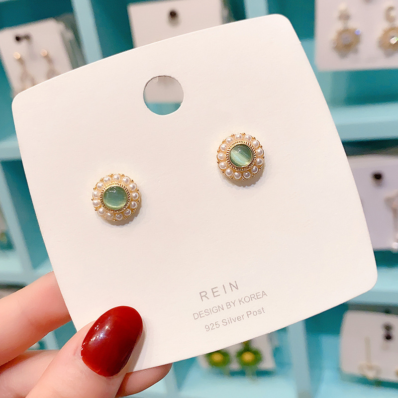 S925 Silver Needle Korean Baroque pearl retro Stud earrings for women, fashionable cat's eye stone circle earrings, popular earrings for women Specification drawing