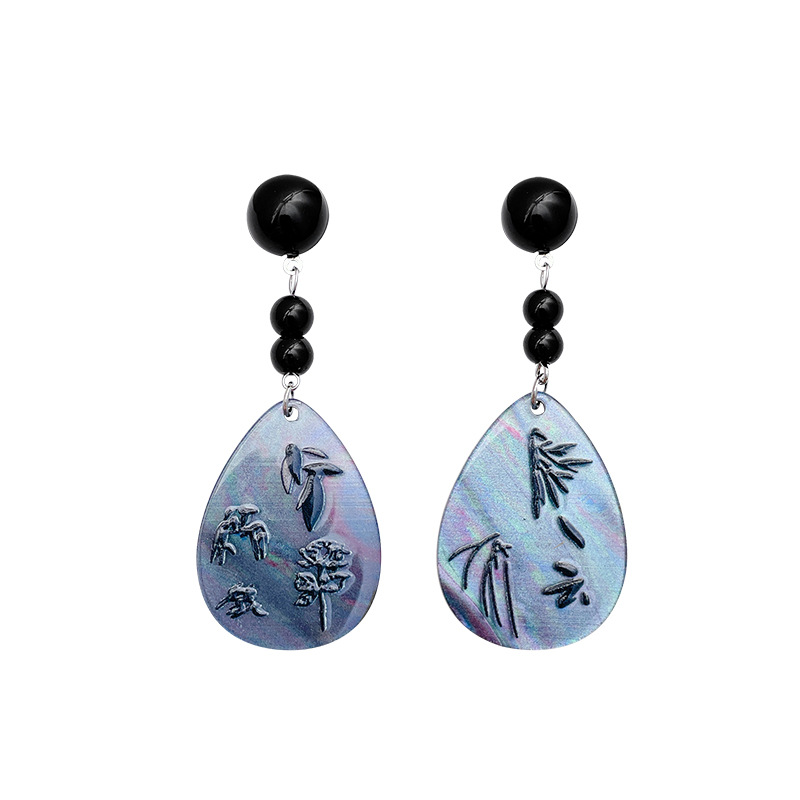 Floating light and shadow Bamboo New Chinese-style retro resin tassel earrings, light luxury and high-end, niche design, elegant cheongsam earrings Item Picture