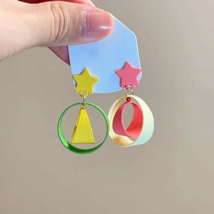 Asymmetrical five-pointed star circle earrings, a unique new type of earrings for women in 2025, a Korean-style trendy color-blocking earrings full figure
