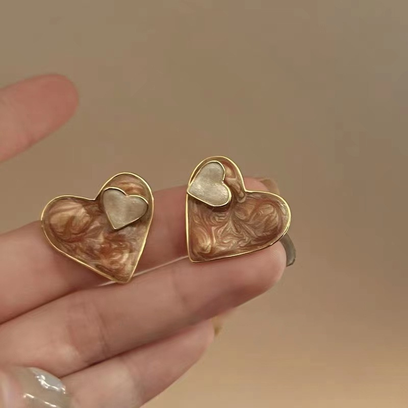 Secretly fascinated ~ Two pairs of French retro glazed heart-shaped earrings, with a light luxury and high-end feel, a niche design and a Hong Kong style charm full figure