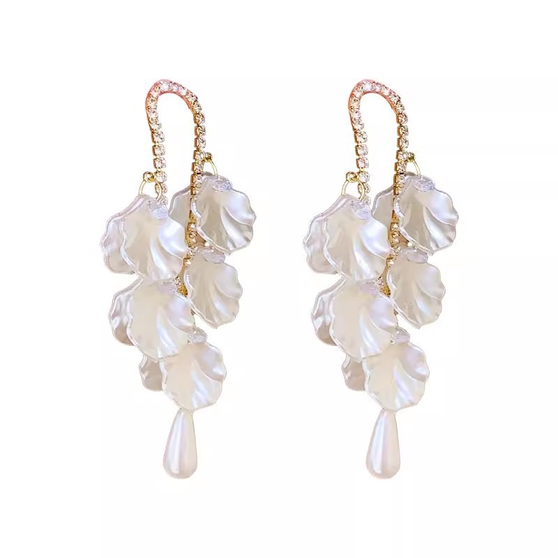 Silver needle pearl flower long tassel earrings, light luxury and fashionable design sense, exaggerated and grand, high-end earrings Item Picture