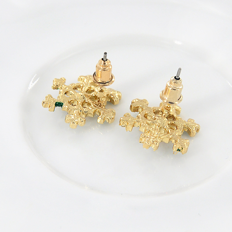 S925 Silver needle European and American festival new oil-dripping snowflake diamond-encrusted stud earrings are selling well in foreign trade. Wholesale of fashionable earrings and earrings Item Picture