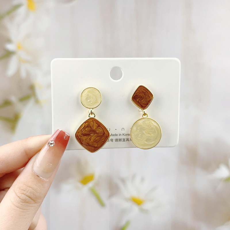 Silver needle personalized asymmetrical geometric color-blocking oil drop earrings, simple and versatile geometric stud earrings, elegant and stylish earrings Specification drawing