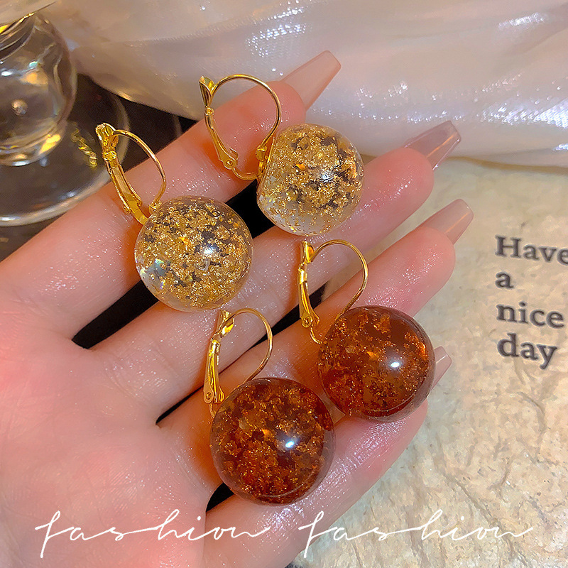 Amber gold foil retro transparent coffee large round ear buckle earrings, autumn and winter high-end, gentle and face-enhancing small earrings for women wholesale full figure