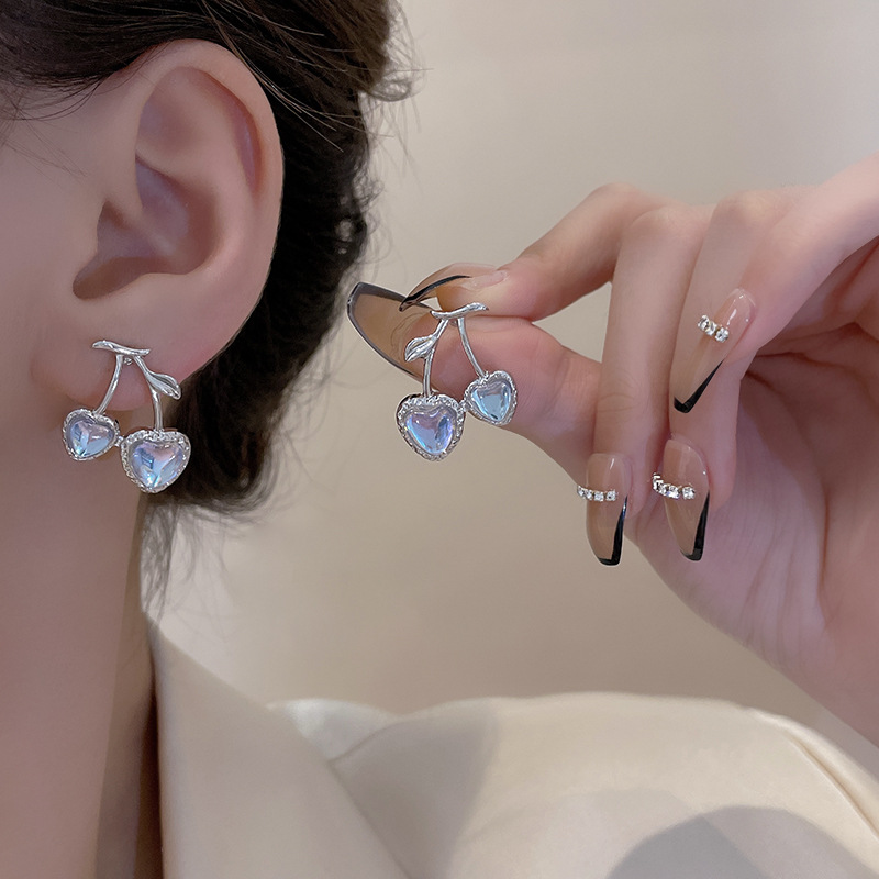 Sweet and cool cherry earrings, cold style, fashionable and elegant, niche design sense, ear studs, personalized and versatile earrings, silver needle wholesale details Picture