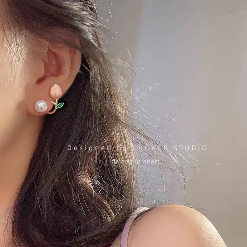 Gentle pink glazed tulip pearl stud earrings with a unique and niche design, forest-themed floral earrings for young girls details Picture