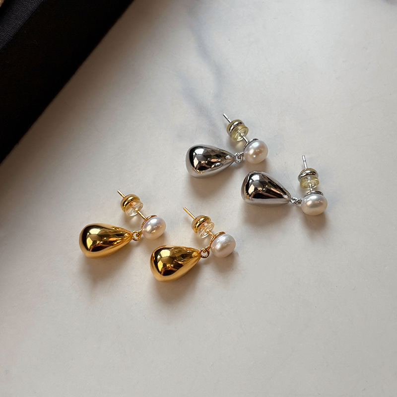 French pearl water drop high-end earrings, unique and niche two-color spliced pure silver stud earrings, retro Baroque earrings details Picture