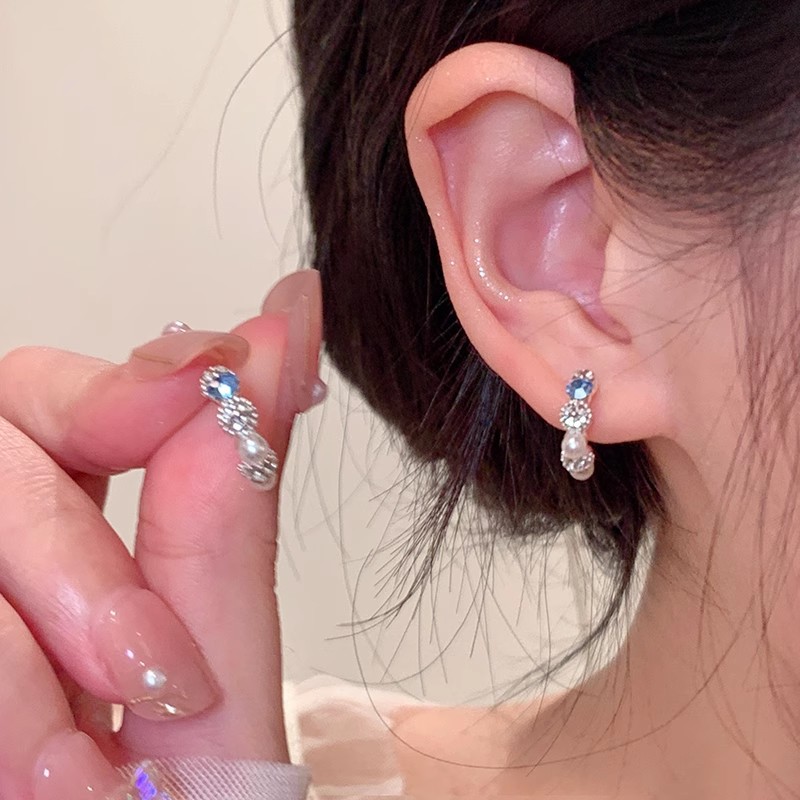 Korean-style zirconium pearl earrings, a unique and stylish female bestseller, stud earrings with a light luxury, niche and high-end feel Specification drawing