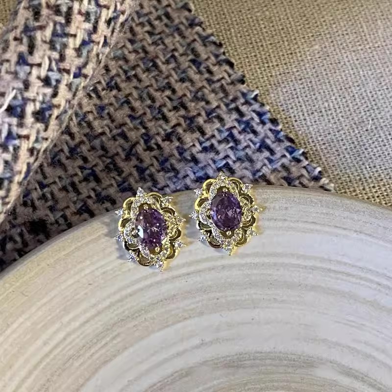 French court-style amethyst lace stud earrings for women, a light luxury, niche and high-end look, retro and fashionable earrings Application Scenario