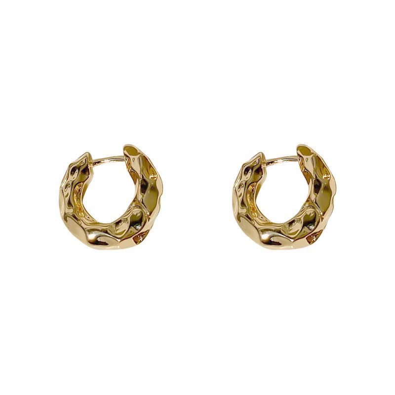 Metal textured small circle earrings, women's light luxury, niche design sense, high-end fashion, retro stud earrings and accessories Item Picture