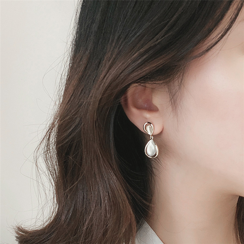 S925 Silver Needle cat's Eye Stone Earrings, women's cat's eye stone water Drop earrings, Korean style Zircon stud earrings wholesale Application Scenario