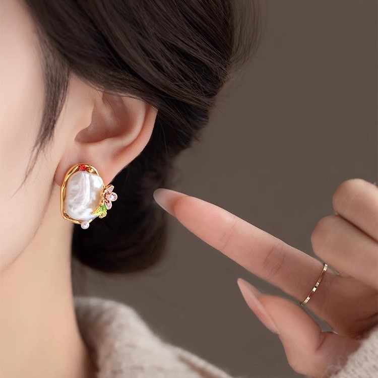 Monet's Garden Irregular Baroque natural large pearl stud earrings, women's design sense, niche earrings, high-end earrings Specification drawing