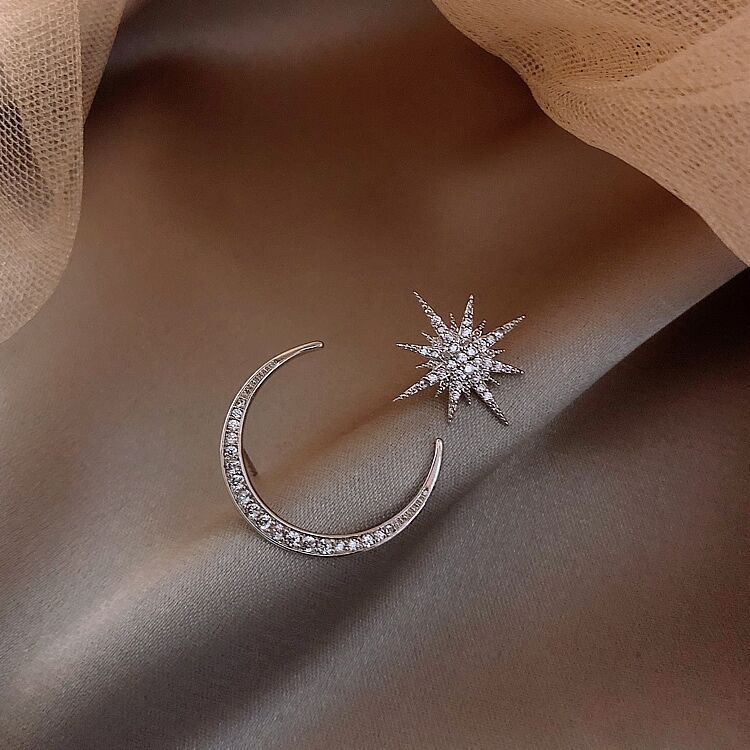 925 Silver Needle Earrings, Star and Moon Earrings, asymmetrical ear pendants, ear studs, popular and elegant female earrings details Picture