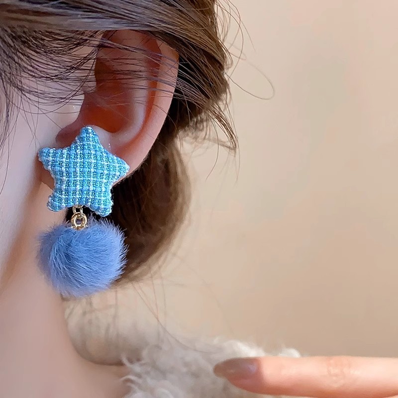 Christmas five-pointed star pink fluffy ball earrings for women, sweet and cute fluffy earrings, fashionable and high-end earrings Specification drawing