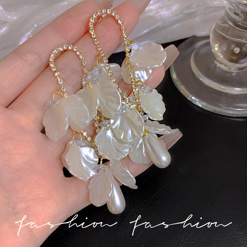 Super fairy petal tassel stud earrings for women, a light luxury and high-end French niche earring, a new 2024 bestseller with a unique style full figure