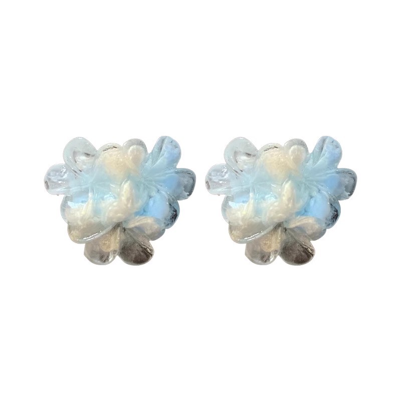 Sweet and elegant blue resin flower earrings with a clear and transparent touch, a versatile and elegant stud accessory for women Item Picture