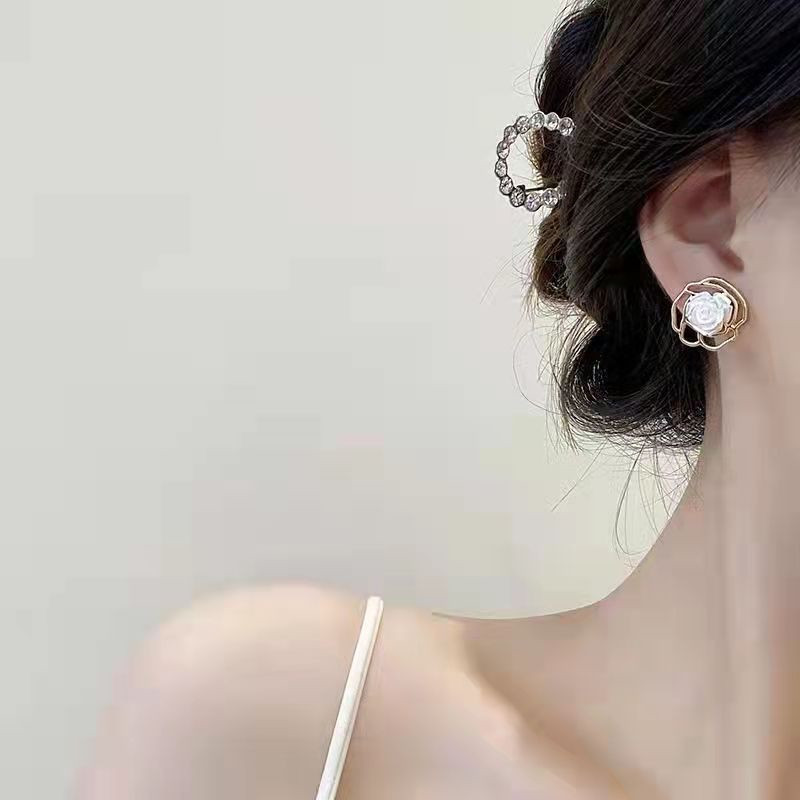S925 Silver Needle Japanese and Korean camellia rose flower stud earrings, simple and retro French elegant, gentle and light luxury style details Picture