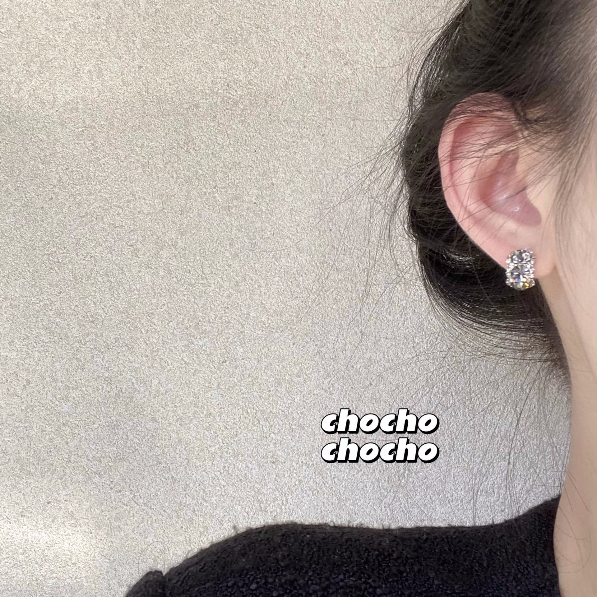 Black zircon stud earrings for women, light luxury, exquisite and high-end, retro and simple style earrings, 2025 new C-shaped earrings details Picture