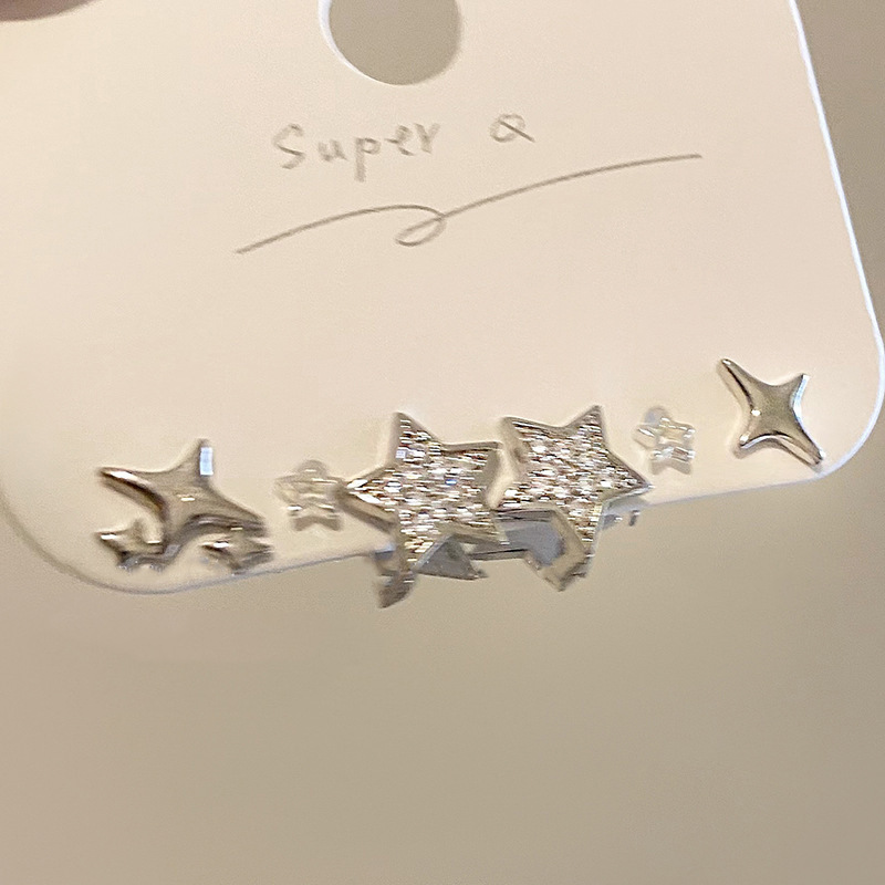 Creative dark heart-shaped stud earrings with a niche design for women, new five-pointed star zircon earrings, Star Terminator details Picture