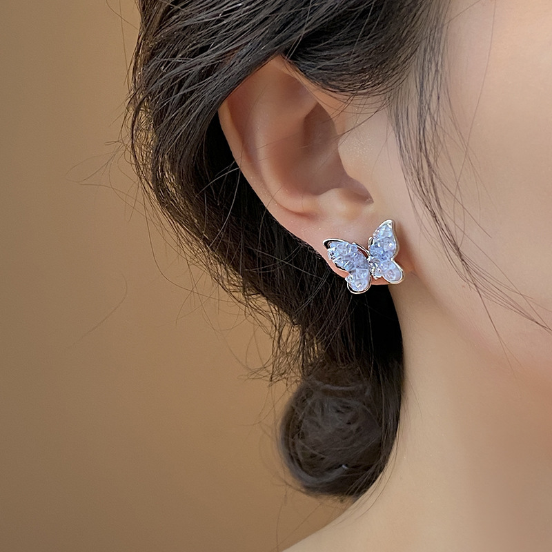 Blue gradient crystal butterfly stud earrings for women, high-end Korean design, niche retro, unique and versatile earrings and earrings Specification drawing