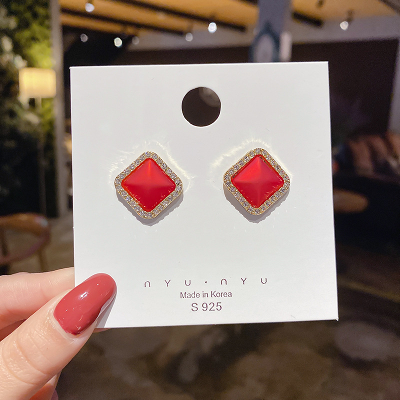 S925 Silver Needle Japanese and Korean asymmetrical design earrings, geometric irregular sweet pearl earrings, versatile earrings for women details Picture
