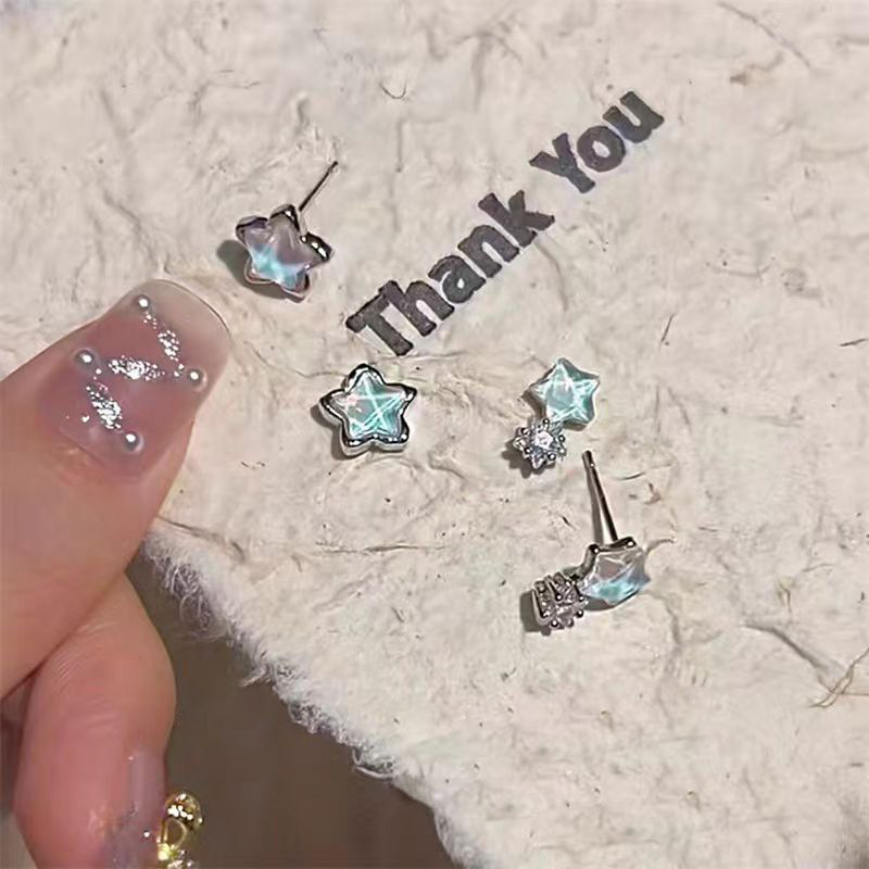 Blue star zircon silver needle stud earrings are small, exquisite, sweet and elegant. They are unique, versatile and high-end earrings details Picture
