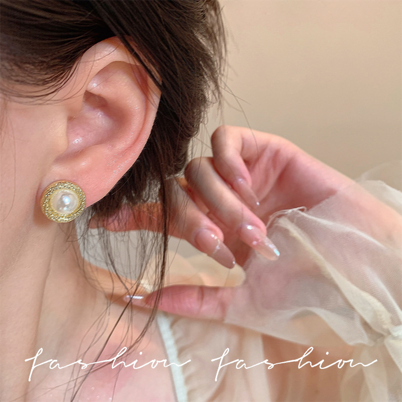 French retro Baroque pearl earrings, high-end, light luxury, internet-famous style stud earrings, 2025 new bestseller earrings Specification drawing