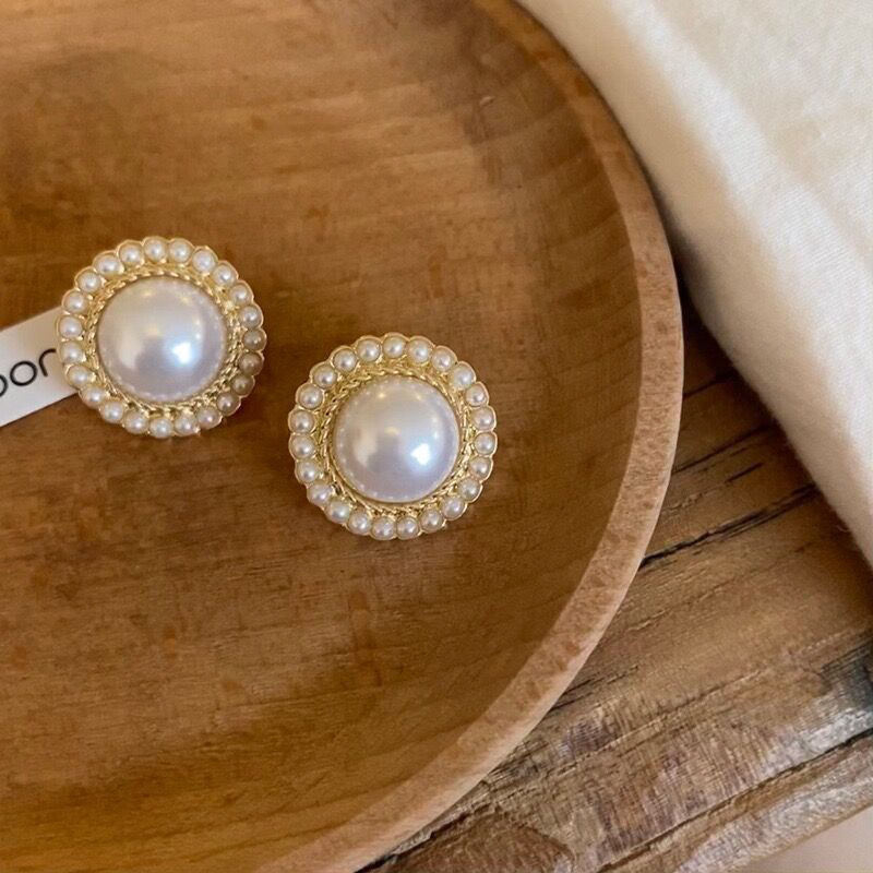 s925 Silver Needle small Fragrance style pearl Stud earrings, niche design, simple circle earrings, retro cold style earrings wholesale Specification drawing
