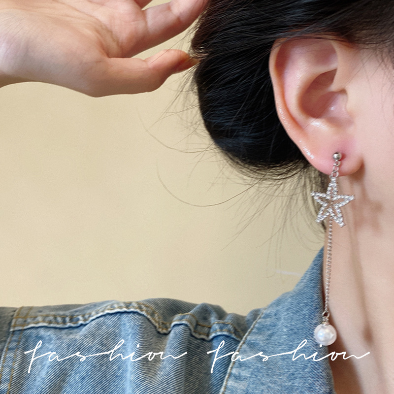 Exquisite full-diamond star-shaped tassel earrings make the face slimmer. Long pearl stud earrings exude a light luxury and high-end feel. Unique silver needle earrings Application Scenario