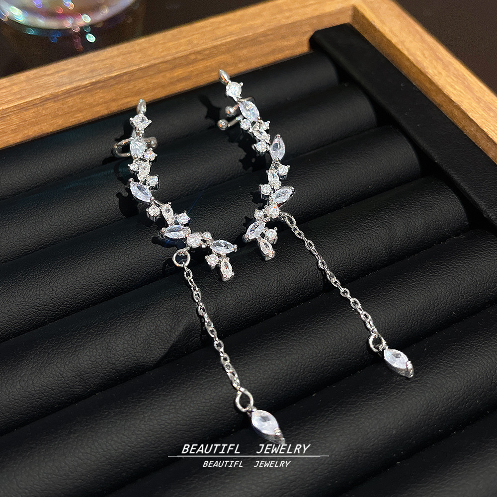 Silver needle Super fairy Zircon ear bone clips, ear studs, women's water drop tassel earrings, elegant, niche and high-end ear clip accessories Application Scenario