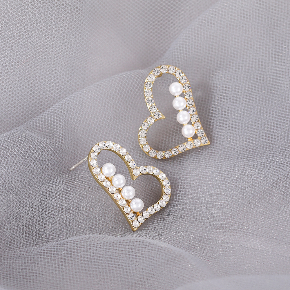 S925 Silver Needle, a popular online celebrity with a simple and elegant heart-shaped stud earrings and diamond-encrusted pearl earrings for women Specification drawing