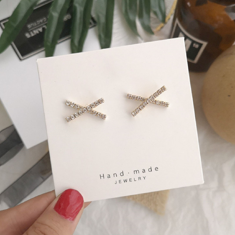 New Korean simple and versatile cross-shaped earrings with geometric diamonds and elegant and versatile stud earrings details Picture