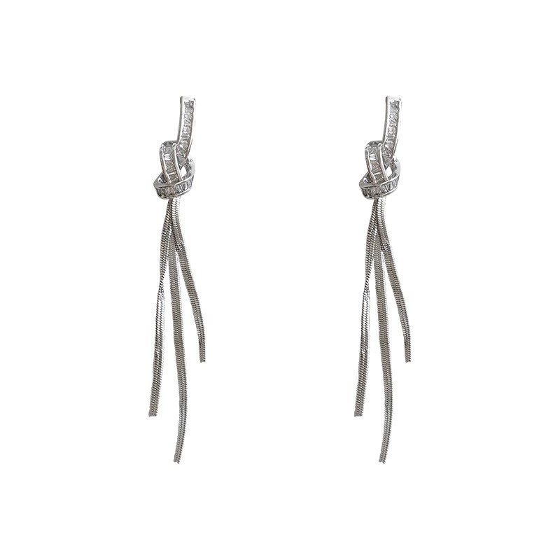 Hong Kong-style retro long fringed stud earrings for women, light luxury, fashionable and high-end look. Niche design, unique and elegant earrings Item Picture