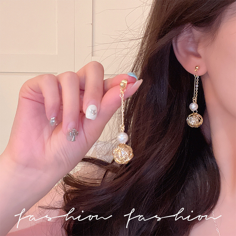 Fashionable, individual, simple and versatile pearl earrings, Korean-style tassel long hollowed-out hydrangea pendant earrings details Picture