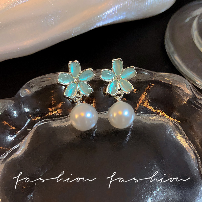 925 Silver Needle Flower Pearl Earrings, a unique and niche design for women, mint green stylish earrings, wholesale earrings in Yiwu Specification drawing