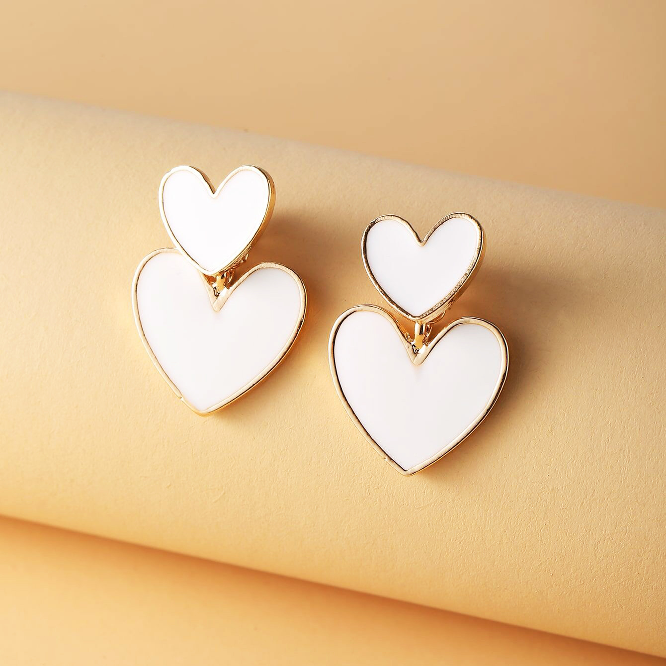 White double-layer oil-dripping heart-shaped earrings from Europe and America, heart-shaped earrings, creative cross-border style, simple and elegant, for women full figure