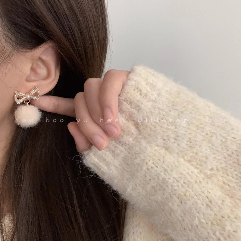 Retro plush leopard print round stud earrings for women, light luxury and high-end style, niche design, fashionable and unique earrings Specification drawing