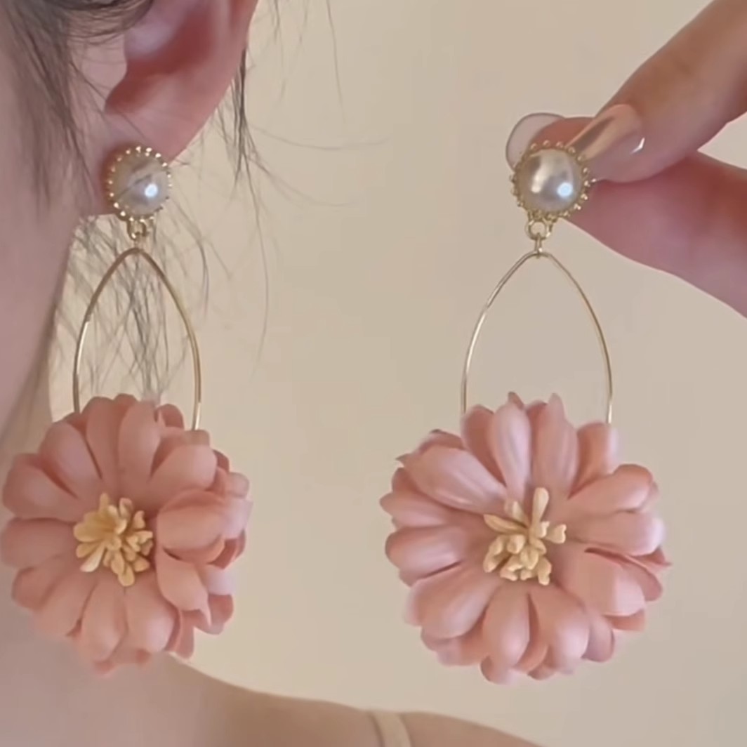 Forest-themed pearl flower earrings, long, fashionable, individualistic, exaggerated and sweet pink Daisy earrings, elegant earrings full figure